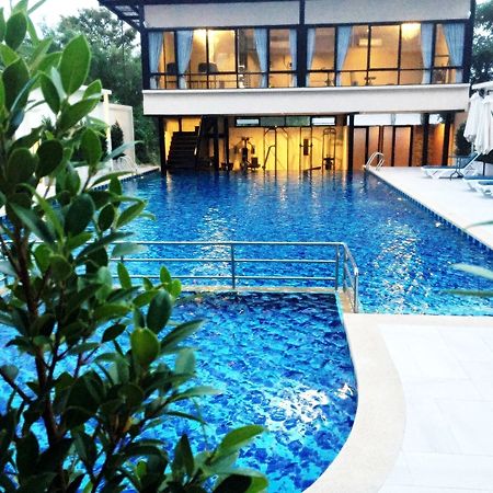 Avana Laemchabang Hotel Сі-Рача Екстер'єр фото